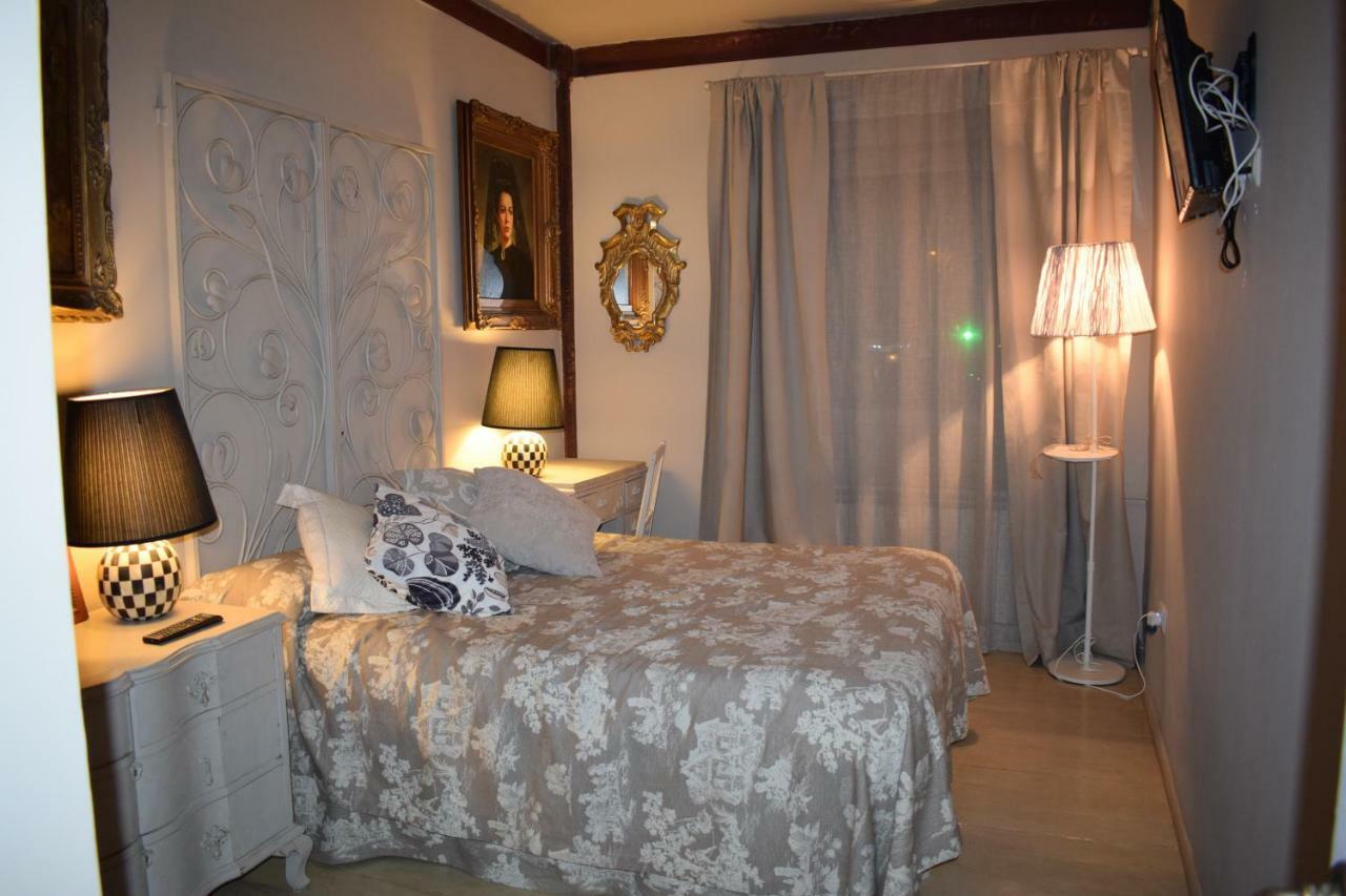 Alojamiento Silvie La Puce Appartement Madrid Buitenkant foto